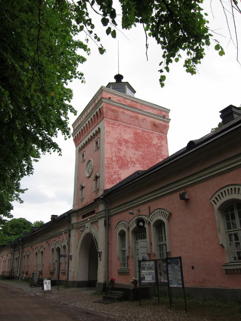 How to get to Suomenlinna