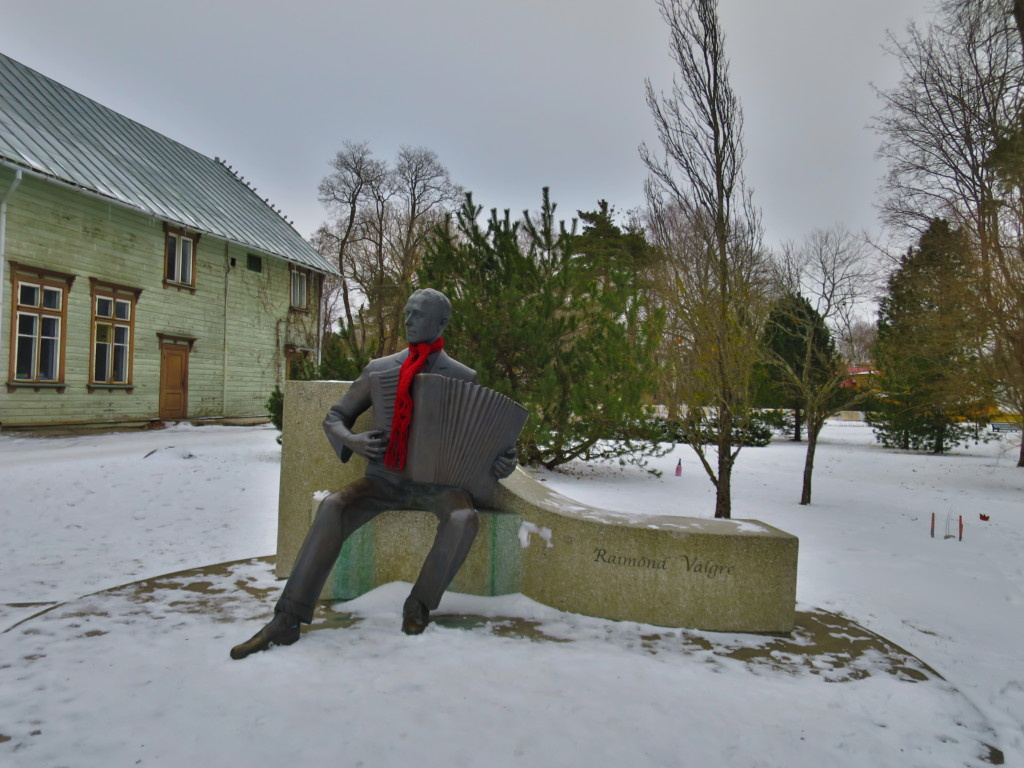 Raimond Valgre statue in Pärnu