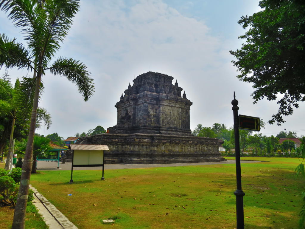 Mendut, Pawon and Tempeh: What's Around Borobudur