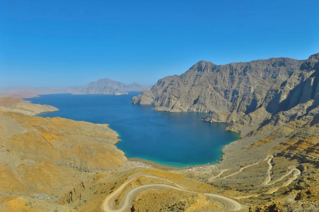 Driving to Khor Najd