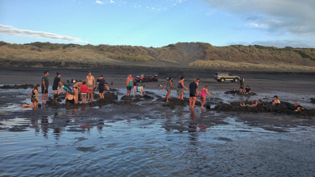 Kawhia hot water beach